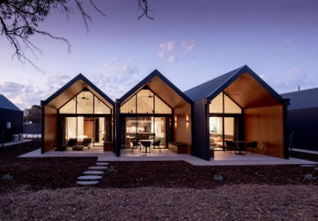 Par Five Shacks, Berri